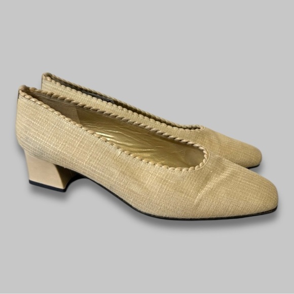Vintage Stuart Weitzman Textured Cream Tan Old Money Women's Shoes Size 9 1/2 - Picture 1 of 16